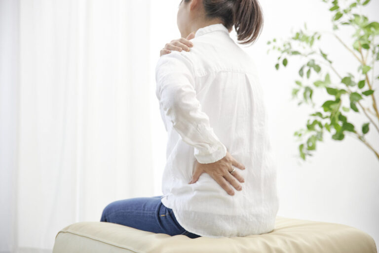 更年期と肩・腰の同時痛｜岐阜市の整体が解説する原因と改善アプローチ